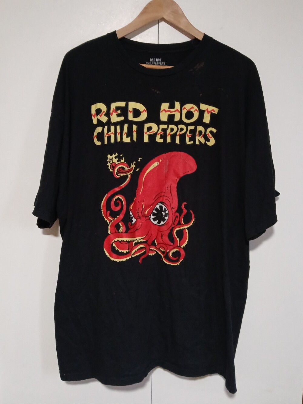 ​Red Hot Chili Peppers Fire Squid Octopus Band Tee Black 4XL Distressed Grunge